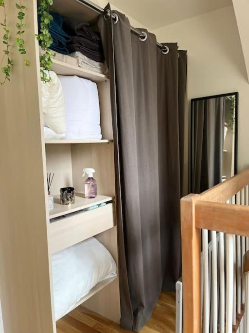 Cosy Maisonette แวร์ซาย ภายนอก รูปภาพ