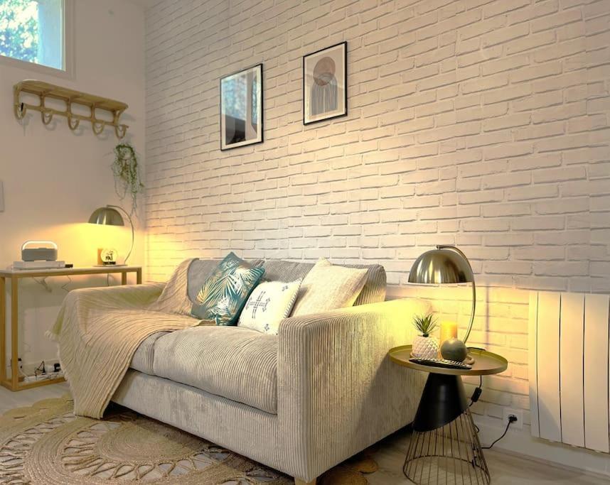 Cosy Maisonette แวร์ซาย ภายนอก รูปภาพ